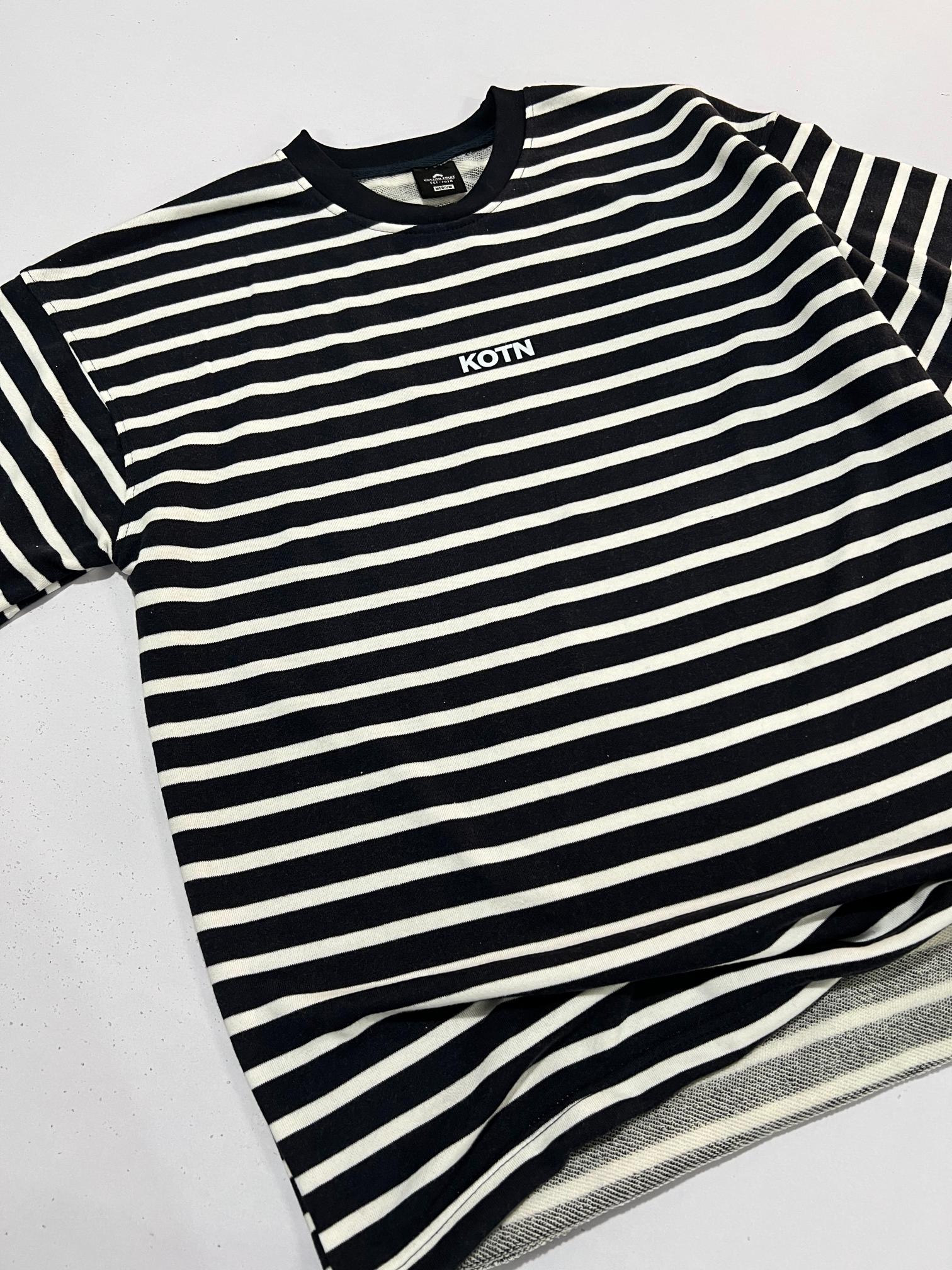 B&W STRIPE OVERSIZED T-SHIRT